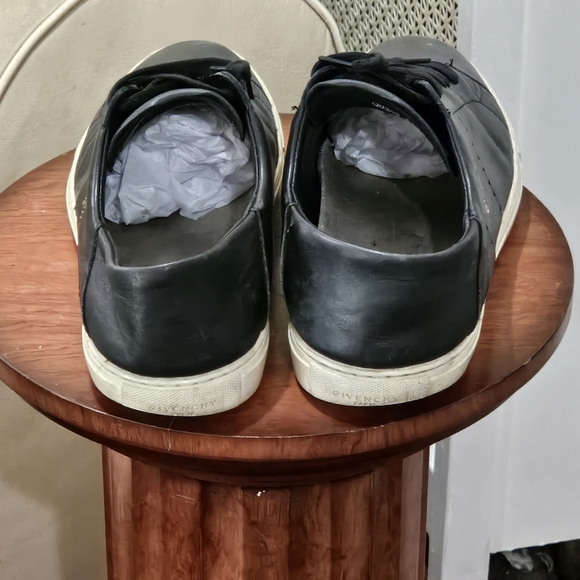 GIVENCHY - Picture 4 of 4